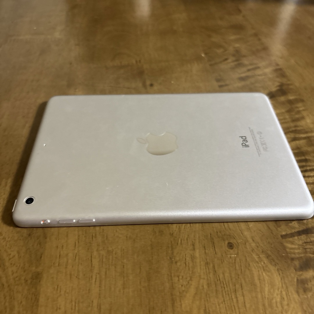 Apple(アップル)のiPad mini 第２世代  16GB シルバー スマホ/家電/カメラのPC/タブレット(タブレット)の商品写真