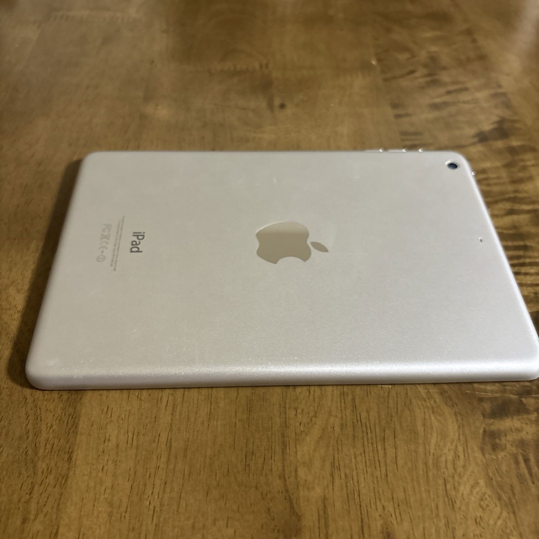 Apple(アップル)のiPad mini 第２世代  16GB シルバー スマホ/家電/カメラのPC/タブレット(タブレット)の商品写真