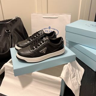 PRADA - 人気《プラダ》スニーカー☆の通販|ラクマ