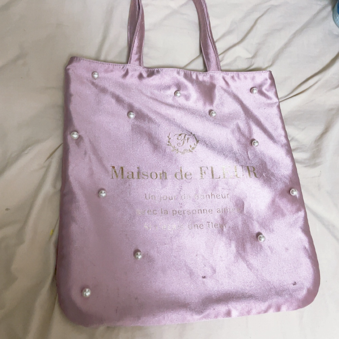 Maison de FLEUR(メゾンドフルール)のメゾンドフルール　トートバッグ　ビジュー　ピンク レディースのバッグ(トートバッグ)の商品写真