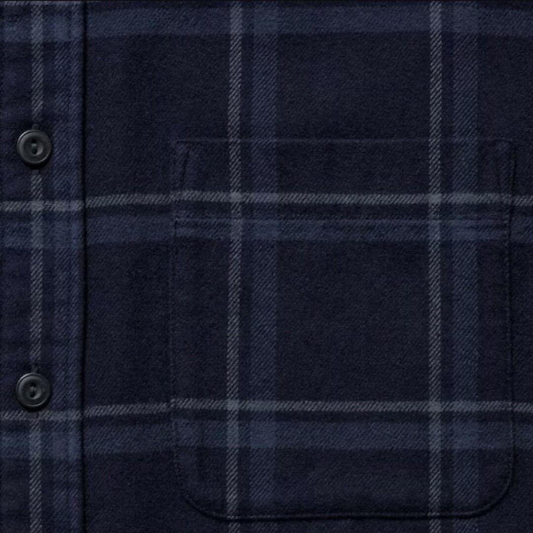 UNIQLO(ユニクロ)の【新品】UNIQLO　ユニクロ　チェック　ネルシャツ　紺　L　453172 メンズのトップス(シャツ)の商品写真