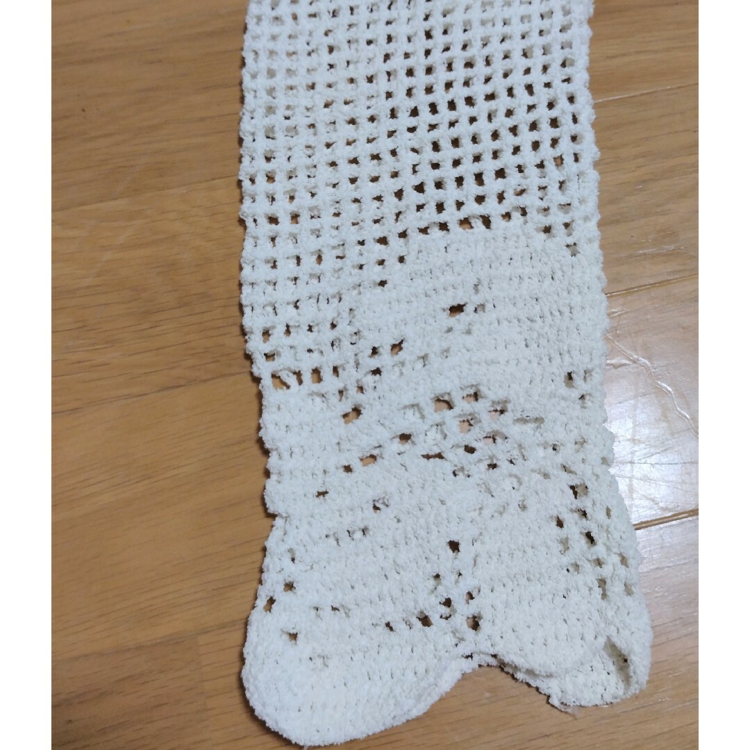 サイズＭ位　重ね着　可愛い編み編み　トップス　花柄 レディースのトップス(カットソー(長袖/七分))の商品写真