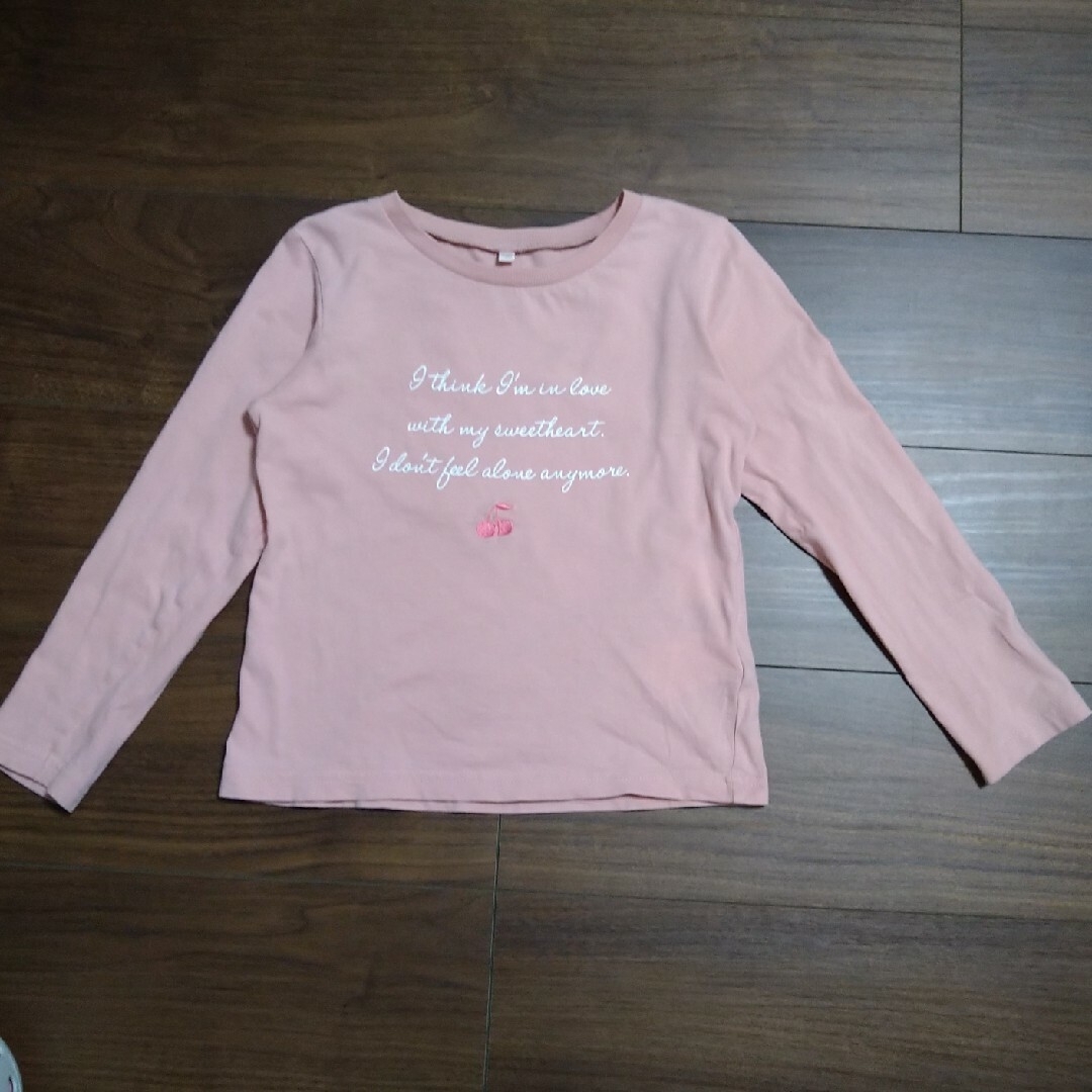 １３０女の子　長袖シャツ キッズ/ベビー/マタニティのキッズ服女の子用(90cm~)(Tシャツ/カットソー)の商品写真