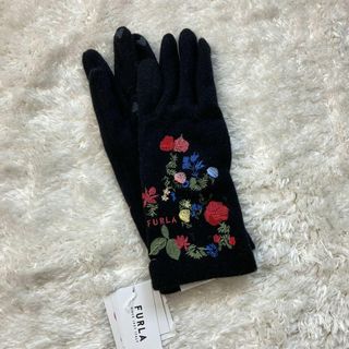 Furla - FURLA フルラ 花柄 刺繍 手袋 スマホ対応の通販|ラクマ
