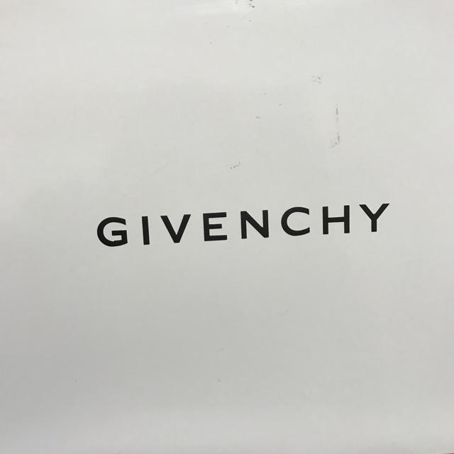 GIVENCHY(ジバンシィ)のジバンシー タオル  バスタオル フェイスタオル インテリア/住まい/日用品の日用品/生活雑貨/旅行(タオル/バス用品)の商品写真