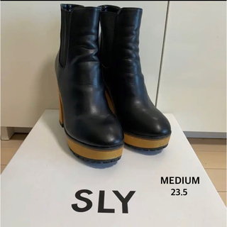 スライ(SLY)の【中古】SLY ショートブーツ　黒　M 23.5(ブーツ)