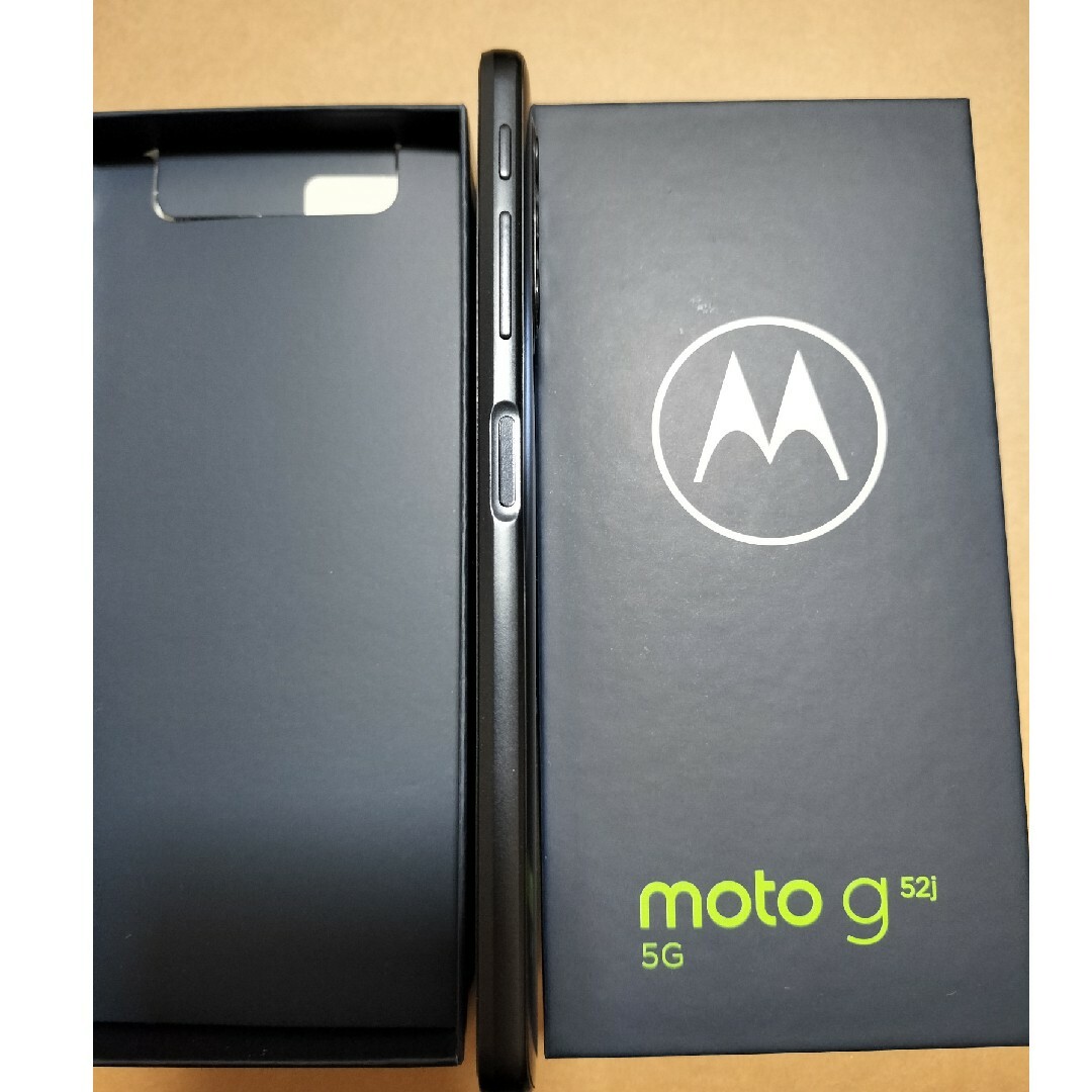 Motorola(モトローラ)のmoto g52j 5G 本体 （おまけフィルム２枚） スマホ/家電/カメラのスマートフォン/携帯電話(スマートフォン本体)の商品写真