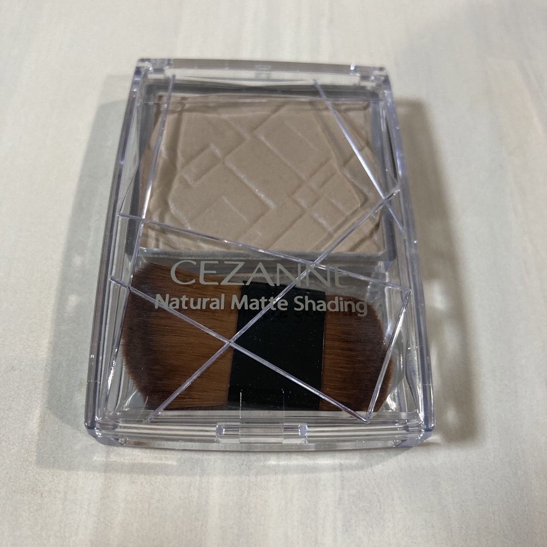 CEZANNE（セザンヌ化粧品）(セザンヌケショウヒン)の専用　　ナチュラルマットシェーディング 01 ウォームトーン(2.7g) コスメ/美容のベースメイク/化粧品(フェイスパウダー)の商品写真