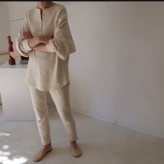 argue YAK COTTON FLARE PANTS（BAKE BEIGE）