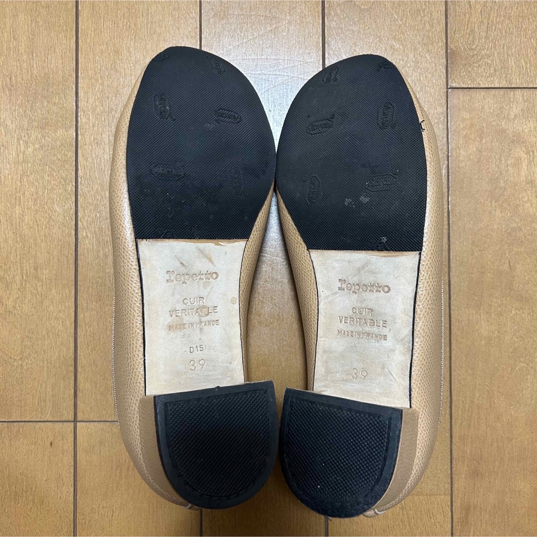 repetto(レペット)のレペット　カミーユ　ベージュ　39 パンプス　repetto レディースの靴/シューズ(ハイヒール/パンプス)の商品写真