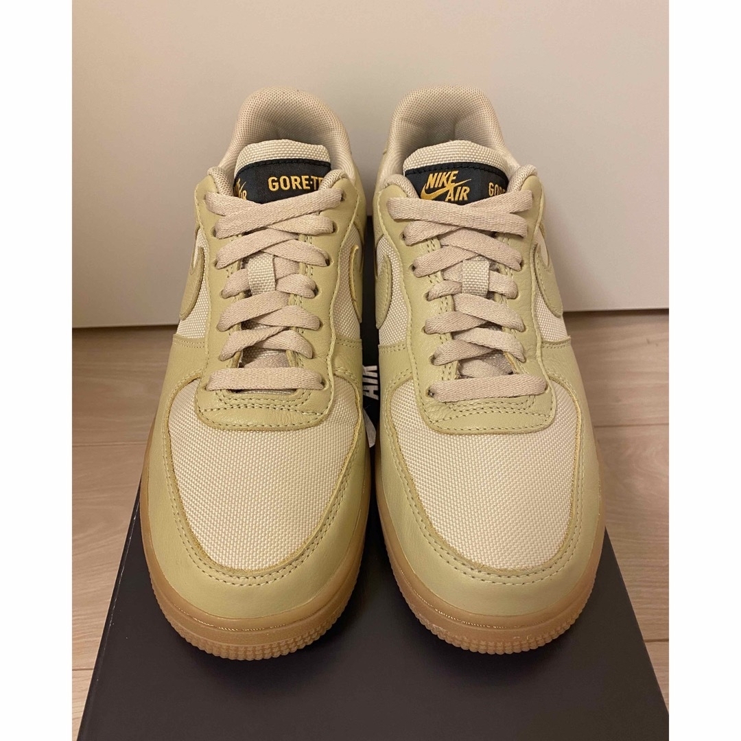 NIKE(ナイキ)の【完売品】NIKE AIR FORCE 1 GORE-TEX／GOLD レディースの靴/シューズ(スニーカー)の商品写真