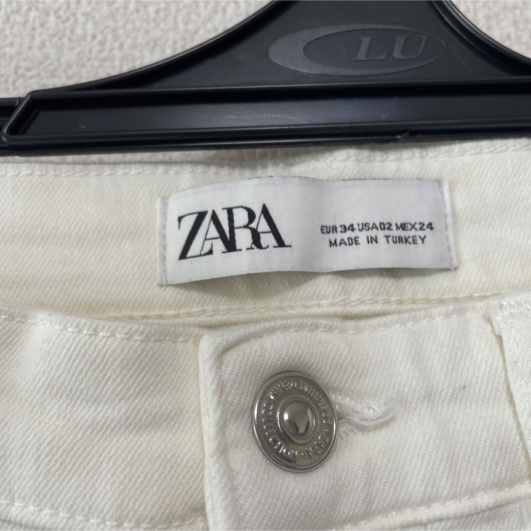 ZARA(ザラ)のZARA ホワイトスキニー レディースのパンツ(スキニーパンツ)の商品写真