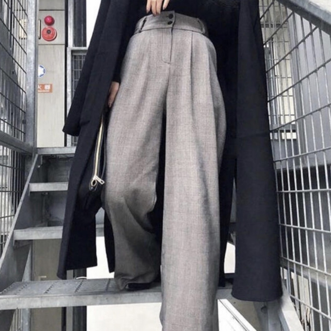 AMAIL(アマイル)のAMAIL アマイル　lady flare pants  ワイド　フレアパンツ レディースのパンツ(カジュアルパンツ)の商品写真