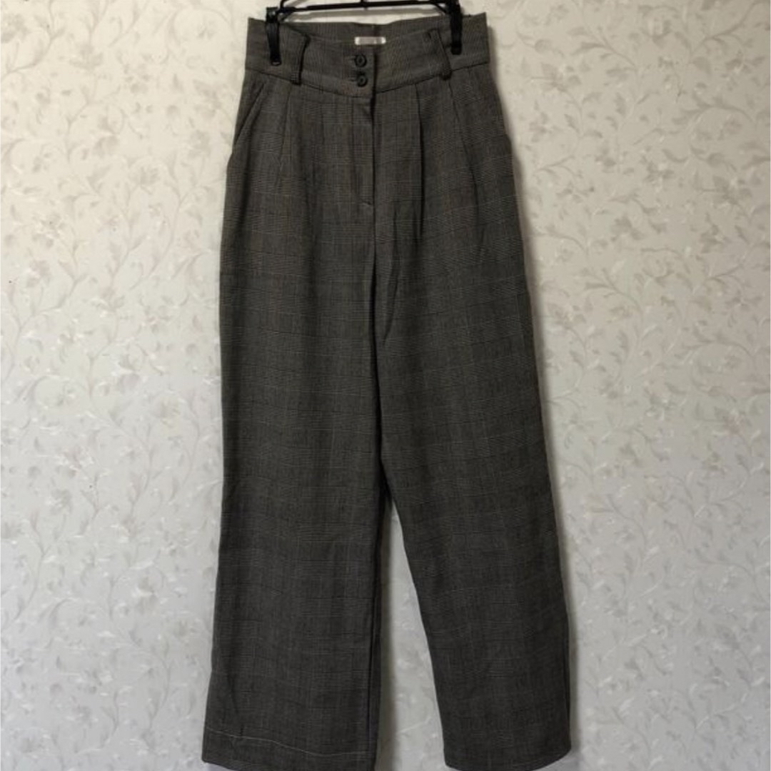 AMAIL(アマイル)のAMAIL アマイル　lady flare pants  ワイド　フレアパンツ レディースのパンツ(カジュアルパンツ)の商品写真