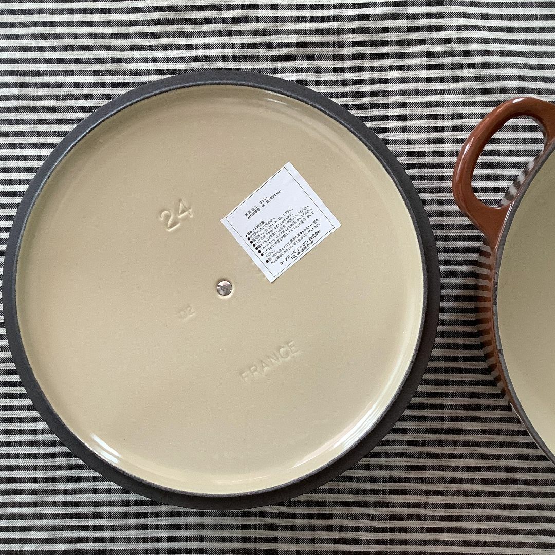 LE CREUSET(ルクルーゼ)の【ルクルーゼジャポン正規品】ココットジャポネーズ 24センチ チェスナット色 インテリア/住まい/日用品のキッチン/食器(鍋/フライパン)の商品写真