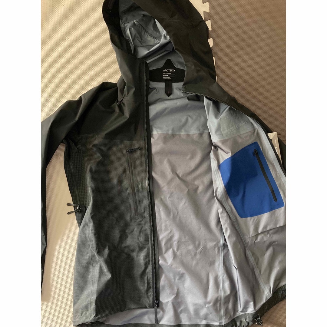 新品！アークテリクス ARC'TERYX アルファ　メンズXS