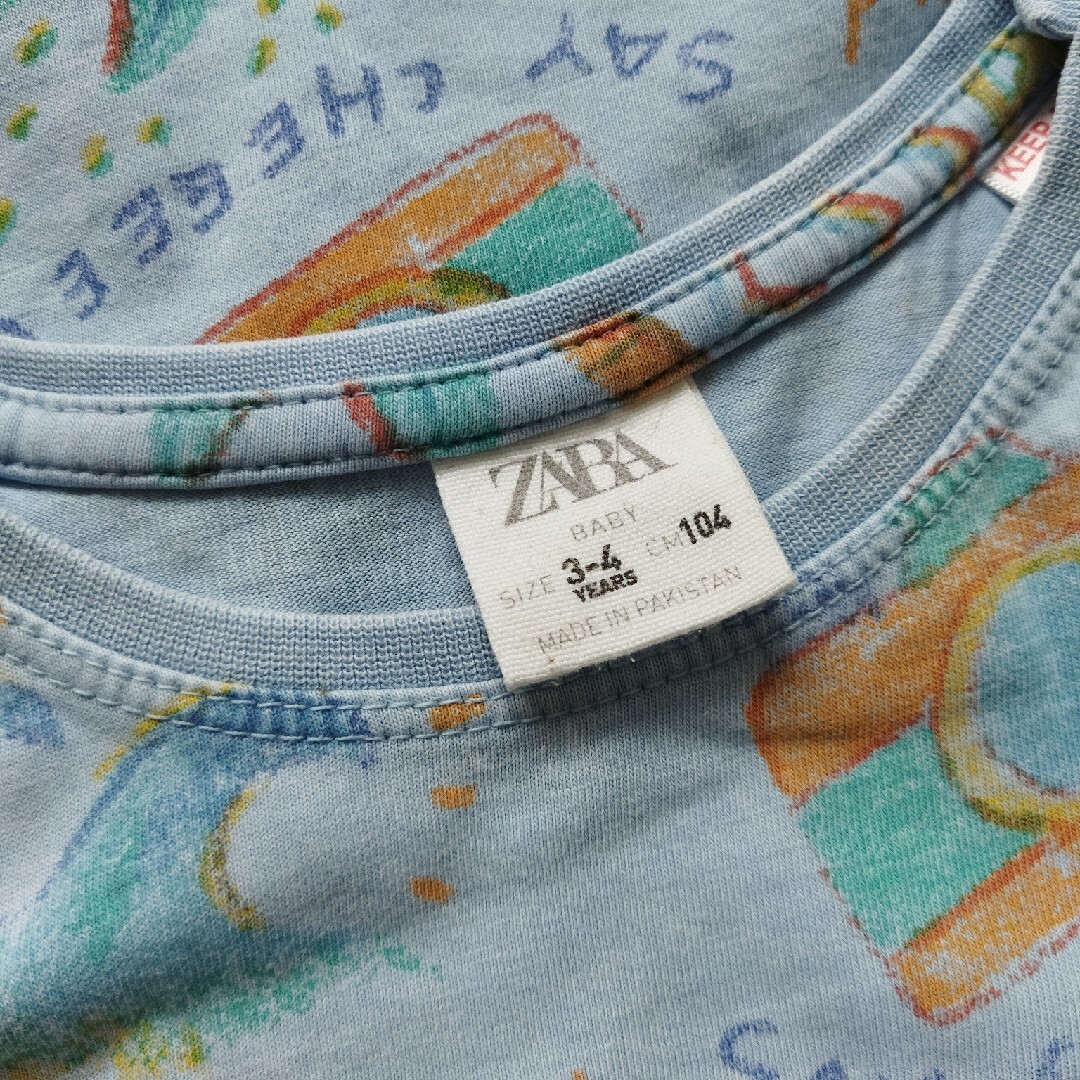 ZARA(ザラ)のZARAbaby アロハ柄Tシャツ 104サイズ キッズ/ベビー/マタニティのキッズ服男の子用(90cm~)(Tシャツ/カットソー)の商品写真