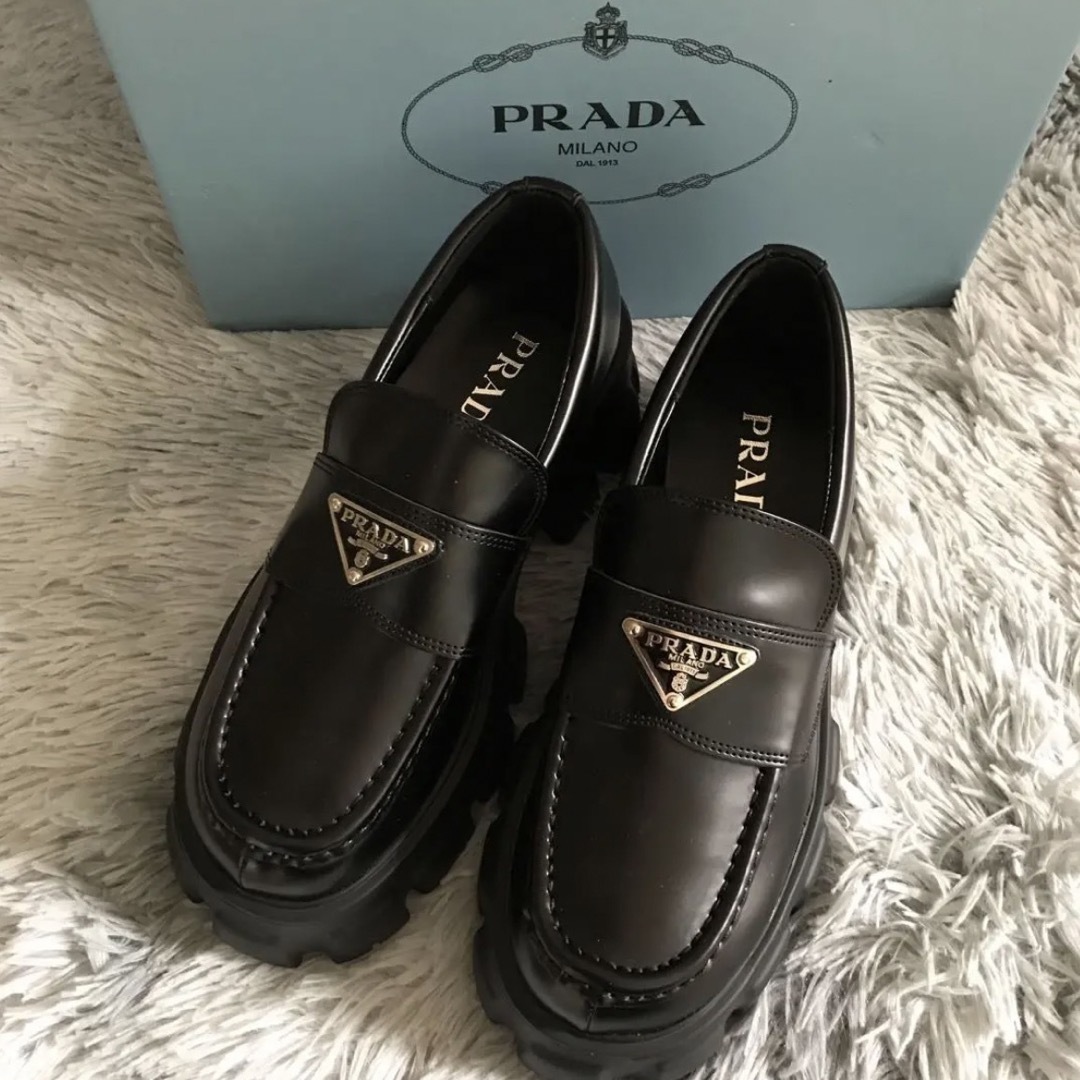 PRADA プラダ モノリス ブラッシュドレザー ローファー