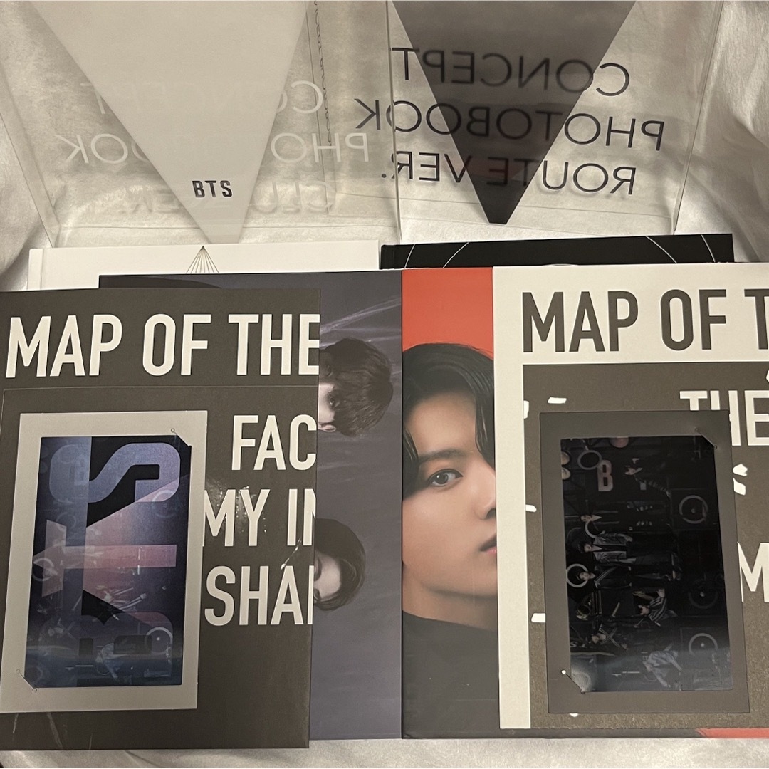 BTS 写真集 トレカ付 MAP OF THE SOUL PHOTOBOOK エンタメ/ホビーのCD(K-POP/アジア)の商品写真