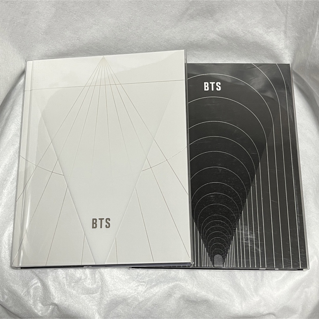 BTS 写真集 トレカ付 MAP OF THE SOUL PHOTOBOOK エンタメ/ホビーのCD(K-POP/アジア)の商品写真