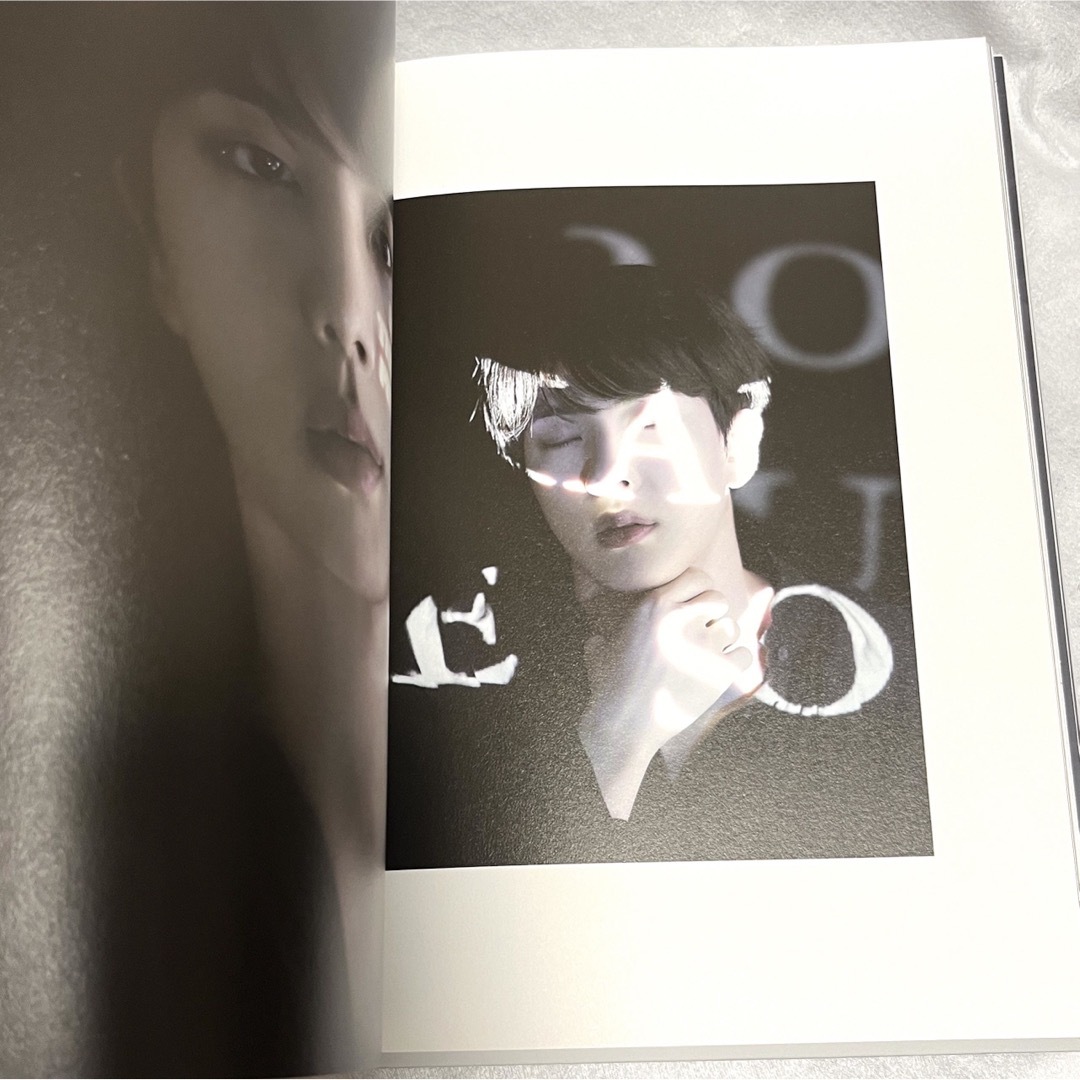 BTS 写真集 トレカ付 MAP OF THE SOUL PHOTOBOOK エンタメ/ホビーのCD(K-POP/アジア)の商品写真