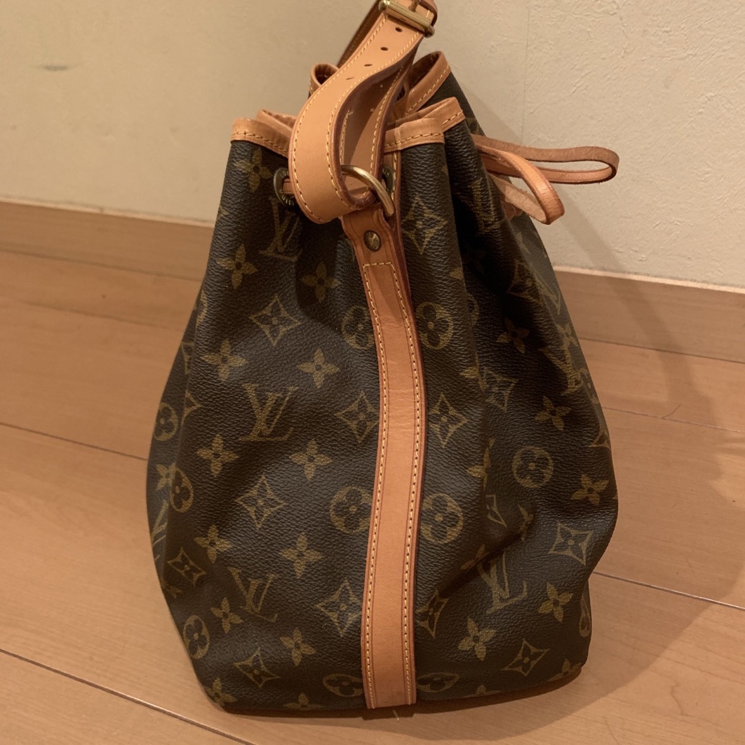 LOUIS VUITTON - LOUIS VUITTON モノグラム プチノエ M42226 巾着