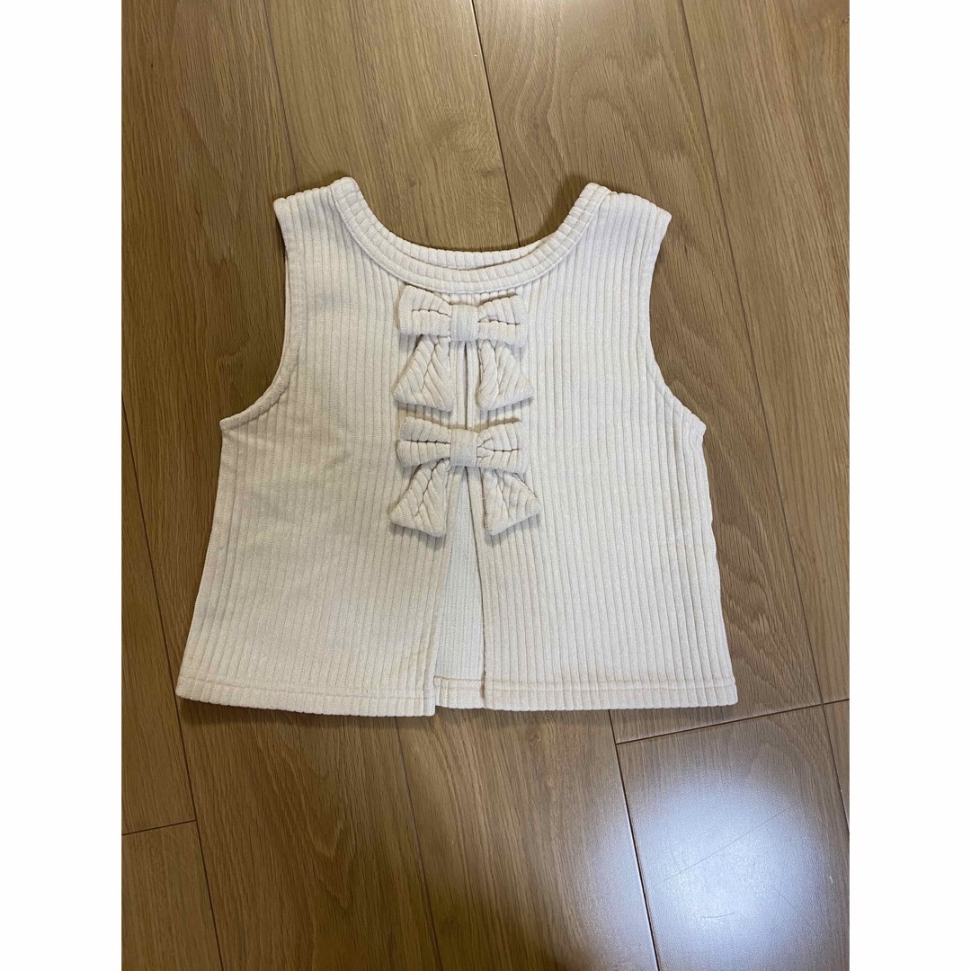 BeBe(ベベ)のべべ　ベスト キッズ/ベビー/マタニティのキッズ服女の子用(90cm~)(Tシャツ/カットソー)の商品写真