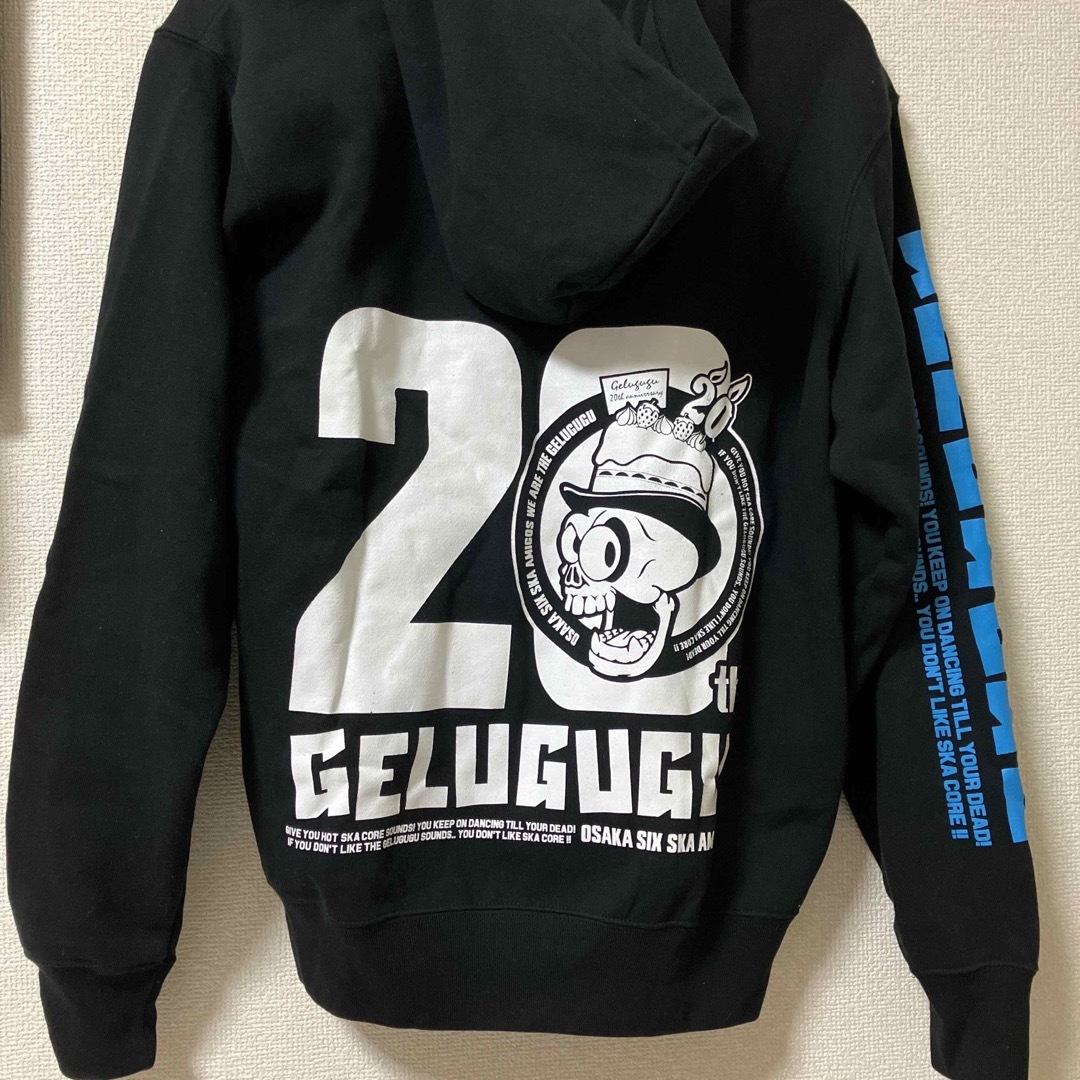 gelugugu裏起毛パーカー エンタメ/ホビーのタレントグッズ(ミュージシャン)の商品写真