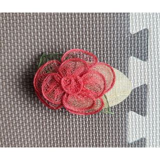 アートヴィンテージ(ART VINTAGE)のハンドメイド 大きな赤いお花 バレッタ(バレッタ/ヘアクリップ)