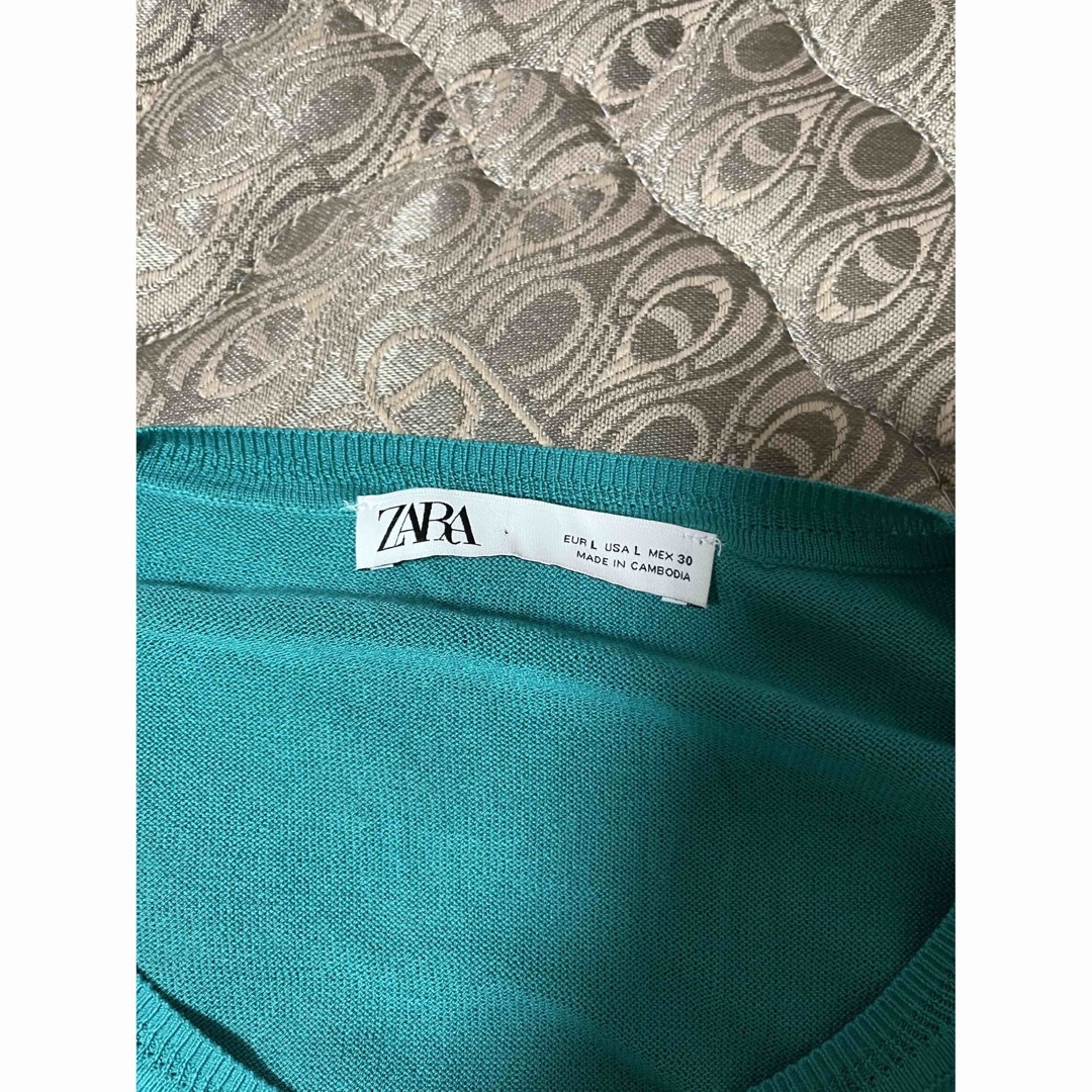 ZARA(ザラ)の美品　ザラ　薄手グリーンニット レディースのトップス(ニット/セーター)の商品写真