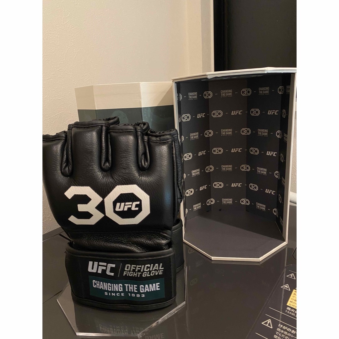 総合格闘後UFC30TH ANNIVERSARY LIMITEDEDITION GLOVE