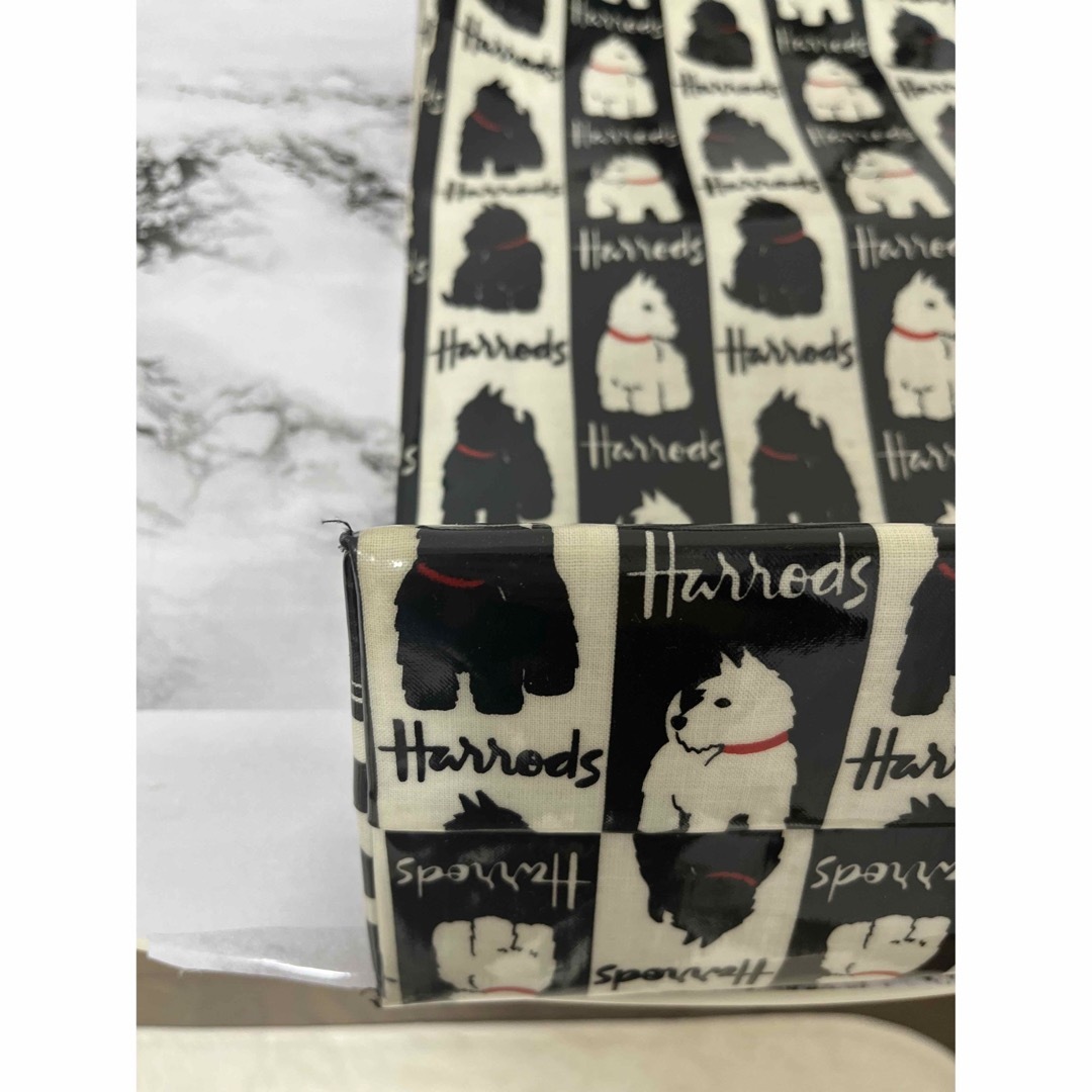 Harrods(ハロッズ)のレア! ハロッズ　白黒モノトーン　テリアトートバッグ　美品 レディースのバッグ(トートバッグ)の商品写真
