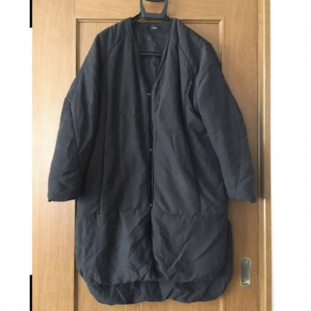 OSMOSIS(オズモーシス)のオズモーシス　中綿ノーカラーコート  ブラック レディースのジャケット/アウター(ロングコート)の商品写真