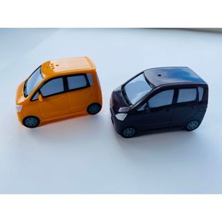 ダイハツ(ダイハツ)の商品名: MOVE ワゴン車型ソルトシェイカーとペッパーシェイカー (容器)