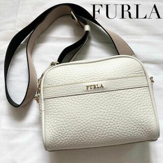 フルラ(Furla)の✨美品✨高級感　アヴリル　FURLA フルラ ショルダーバッグ　レザー　ホワイト(ショルダーバッグ)