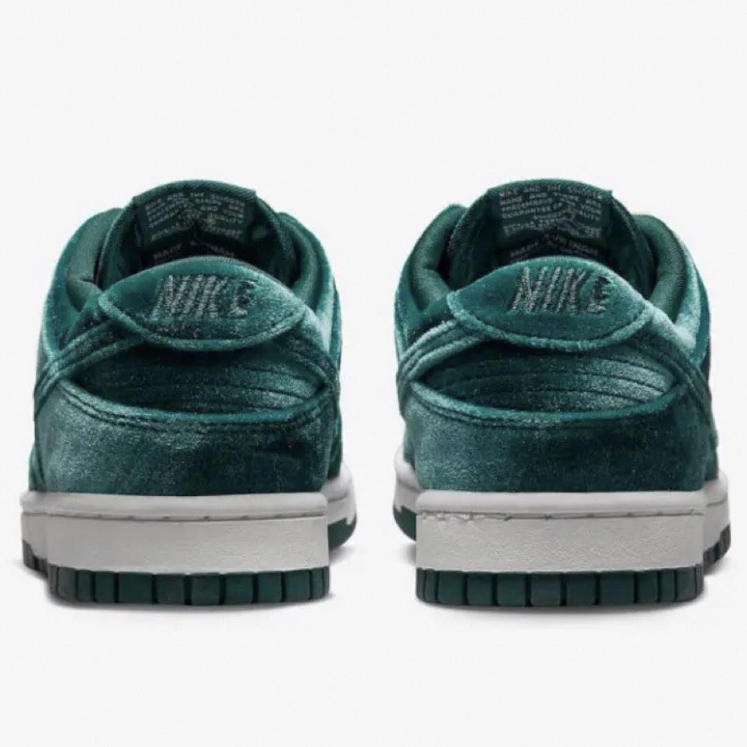 Nike Dunk Low “Green Velvet/Atomic Teal“