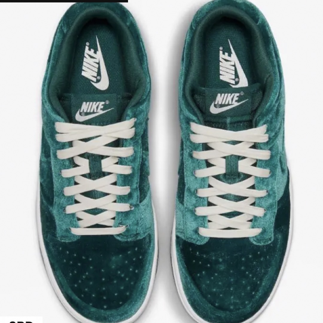 NIKE(ナイキ)のNike Dunk Low “Green Velvet/Atomic Teal“ レディースの靴/シューズ(スニーカー)の商品写真