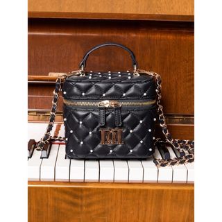 Darich - 新品darich キルティングパールスクエアミニバッグの通販|ラクマ
