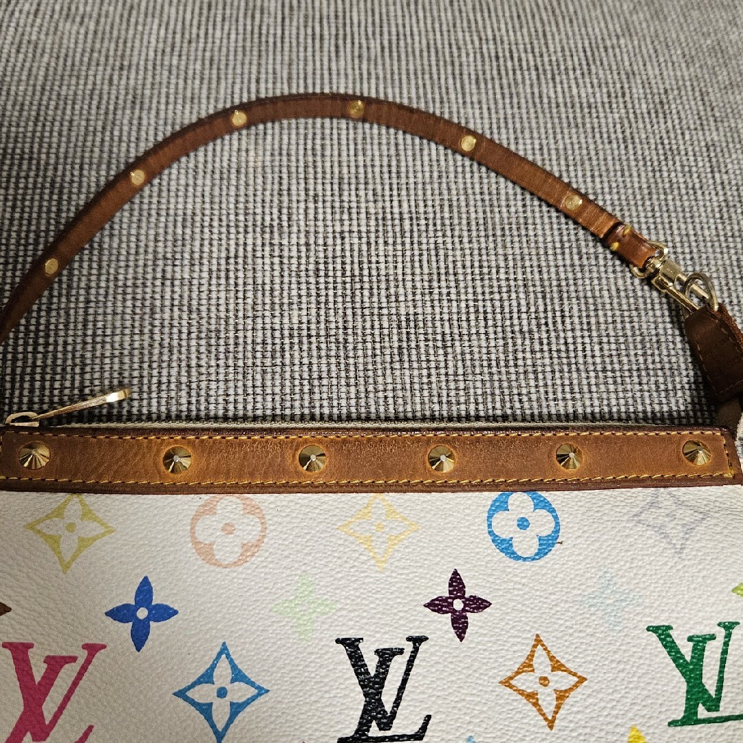 LOUIS VUITTON(ルイヴィトン)の【送料込】ルイヴィトン♡マルチカラーポシェットアクセソワール白 レディースのファッション小物(ポーチ)の商品写真