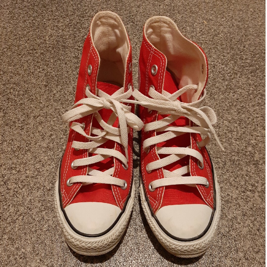 CONVERSE(コンバース)のCONVERSE　赤　23.5センチ レディースの靴/シューズ(スニーカー)の商品写真