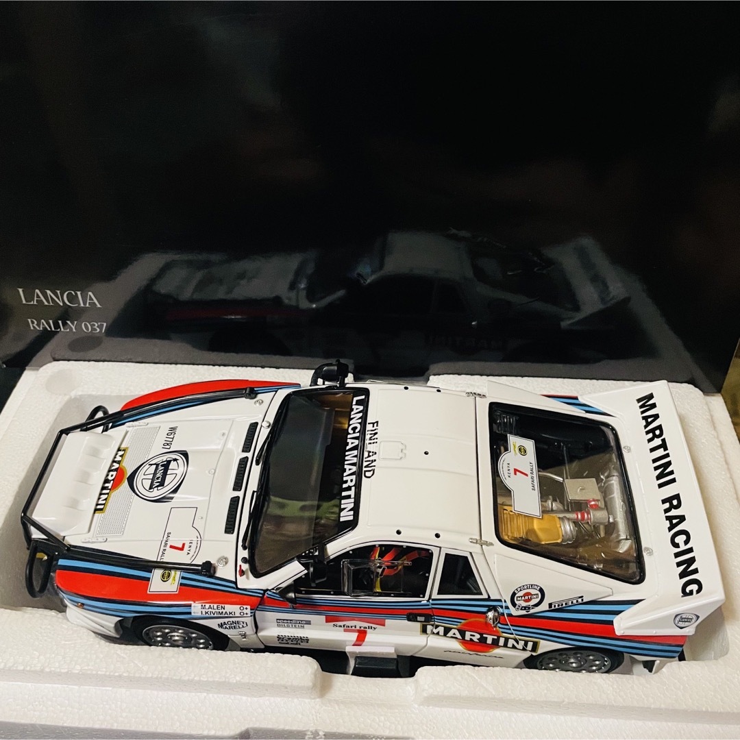 1/18 京商 ランチア ラリー 037 サファリ 1984 グループB 1/18 京商 ランチア ラリー 037 サファリ 1984 グループB