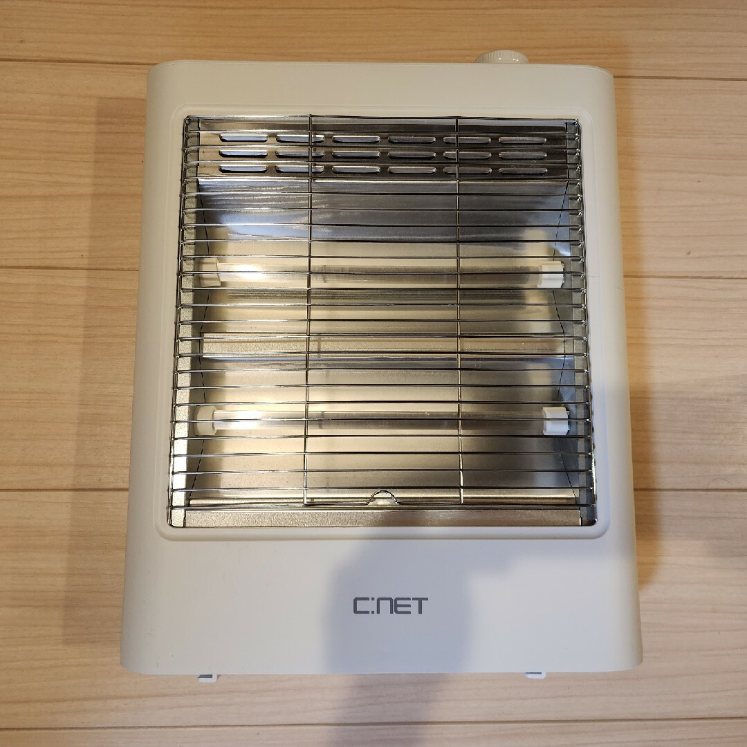 C:NET 石英管ヒーター CDEM105WH 800W スマホ/家電/カメラの冷暖房/空調(電気ヒーター)の商品写真
