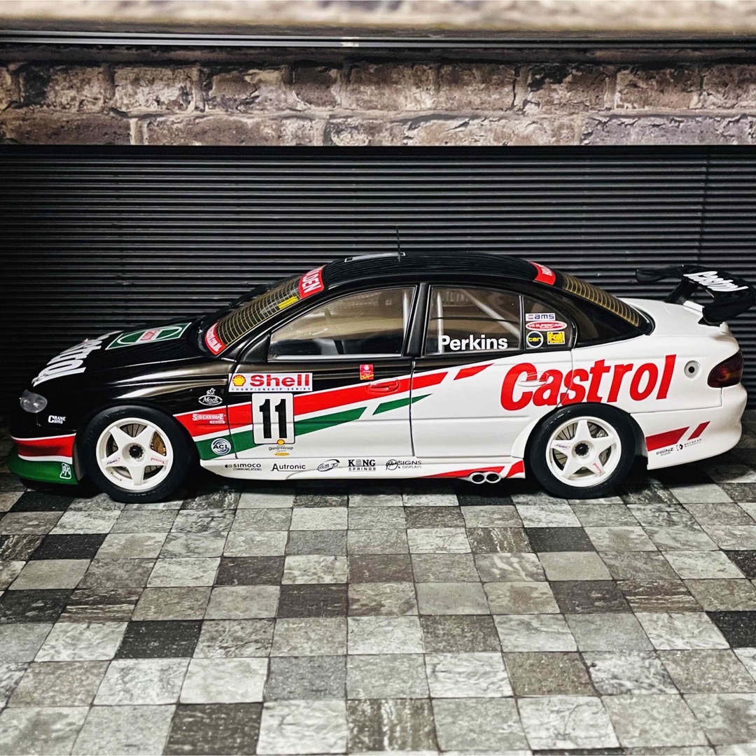 AUTOart - 国内未入荷 1/18 AUTOart ホールデン VT コモドア V8 AUTOart - 国内未入荷 1/18 AUTOart ホールデン VT コモドア V8