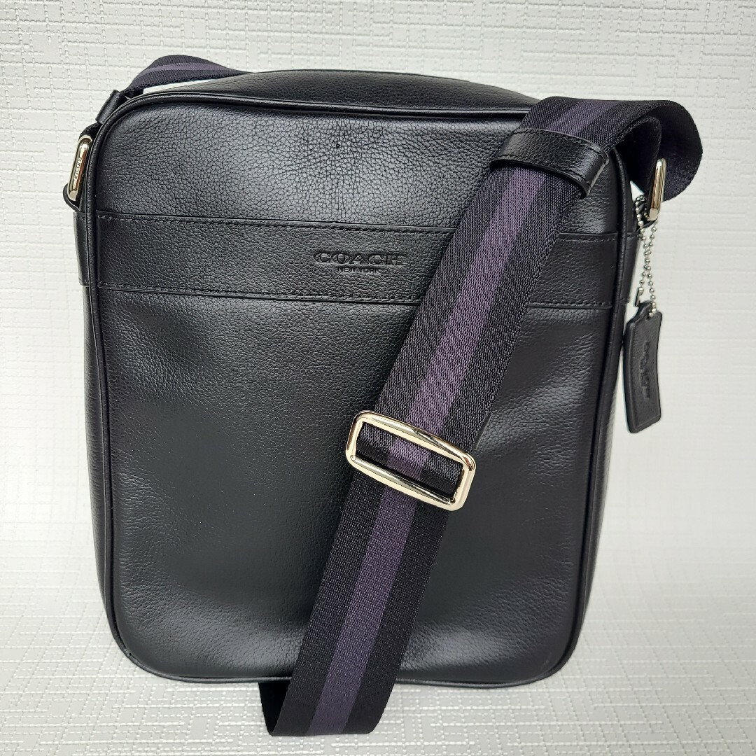 COACH NEW YORK　メンズショルダーバッグ　ブラック