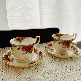 ロイヤルアルバート(ROYAL ALBERT)のロイヤルアルバート　オールドカントリーローズ　カップ＆ソーサー　２客(グラス/カップ)