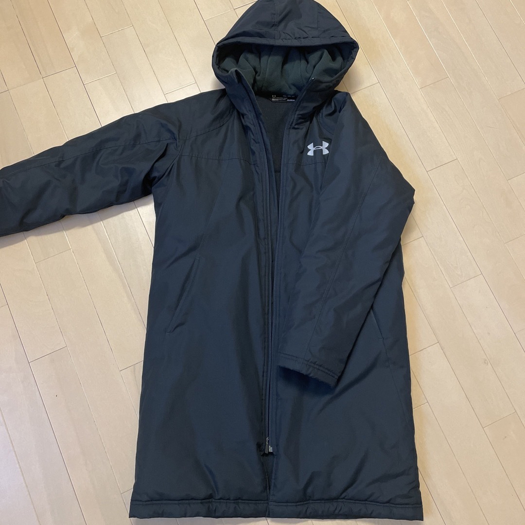 UNDER ARMOUR(アンダーアーマー)のアンダーアーマー   ダウンコート　ベンチコート　キッズ　YXL キッズ/ベビー/マタニティのキッズ服男の子用(90cm~)(コート)の商品写真