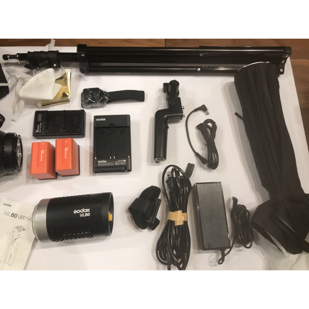 Godox ML60 LEDビデオライト 充電器 アンブレラ 三脚付-