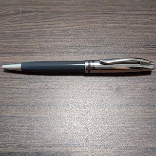 ペリカン(Pelikan)のペリカン　ボールペン　グレー　pelikan (ペン/マーカー)