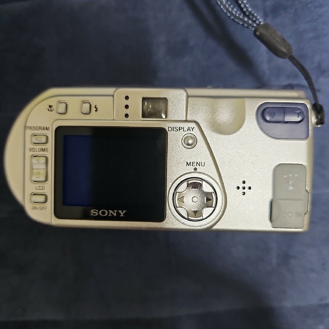 ジャンク品  デジカメ SONY DSC-P1 スマホ/家電/カメラのカメラ(コンパクトデジタルカメラ)の商品写真