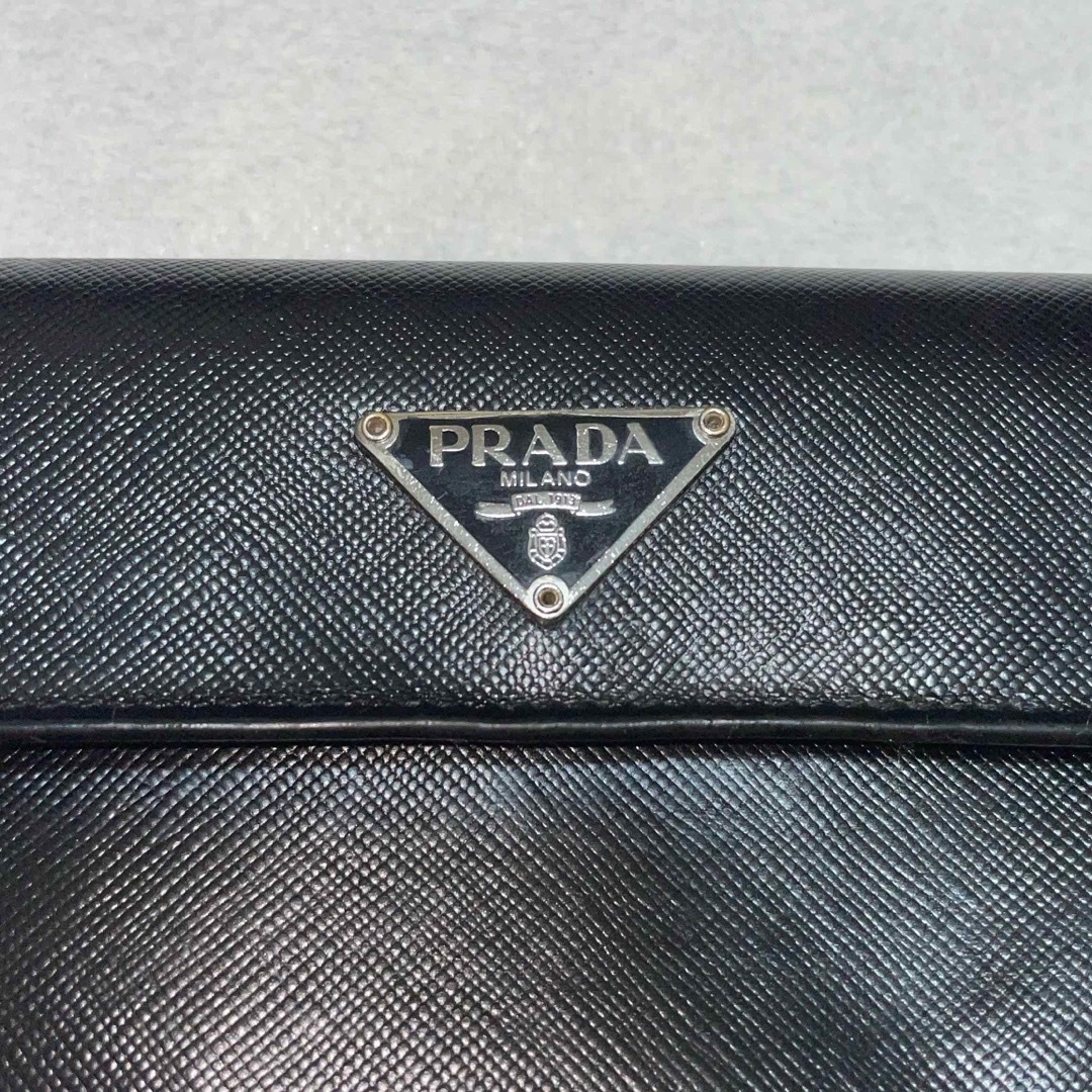 PRADA 三つ折り財布 サフィアーノレザー 三角ロゴ ブラック 男女兼用